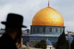 Orthodox overlooking Temple Mount 