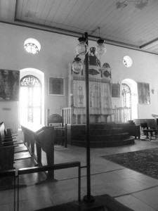 Interior_of_Synagogue