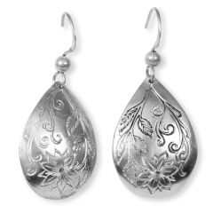 A pair of pears-shaped silver earrings decorated with oriental elements
