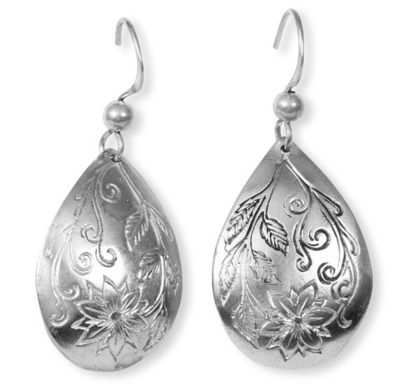 A pair of pears-shaped silver earrings decorated with oriental elements
